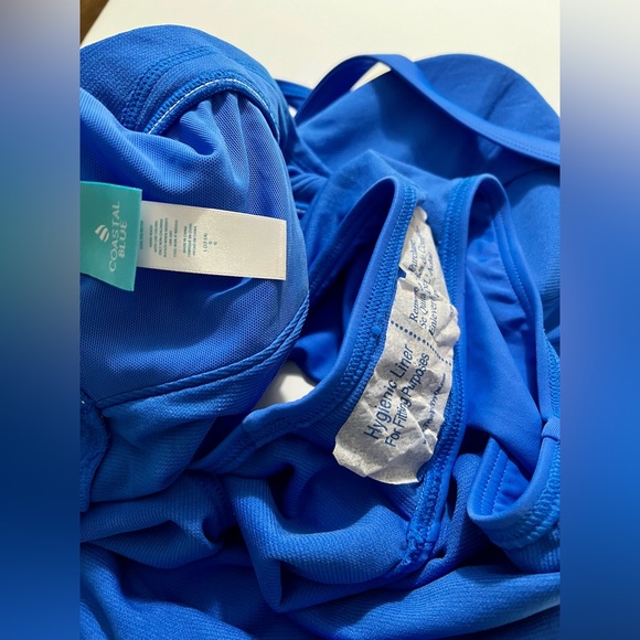 Halter open back one piece swimsuit with mesh - Picture 6 of 6